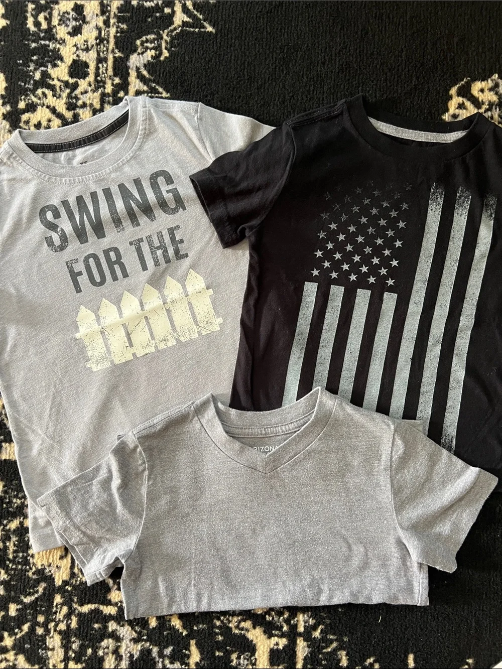 Boys 3 pc t-shirt bundle size 4/5